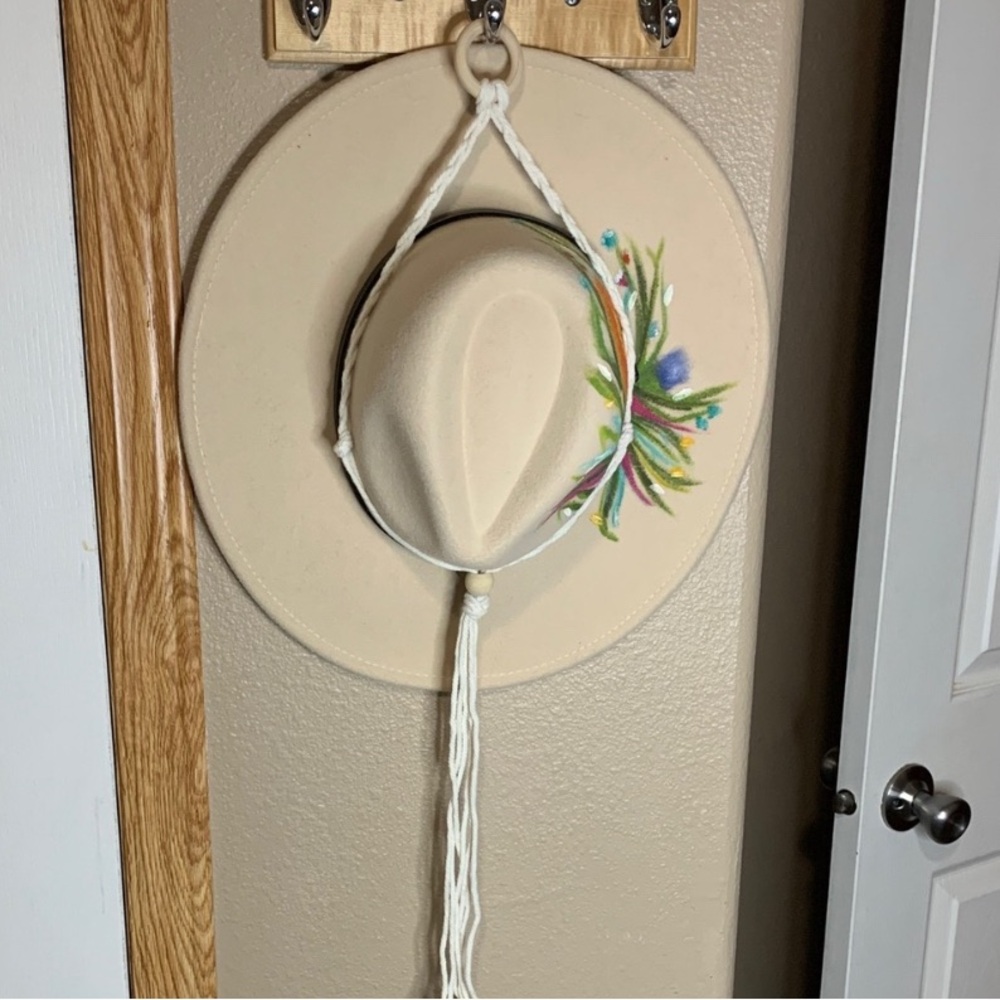 HAT HANGER for One Hat Rope Wooden Bead